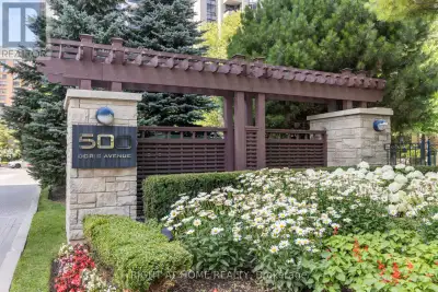 Boutique Inspired 2 Storey End-Unit Townhouse opulent living, floor-to-ceiling windows flood the spa...