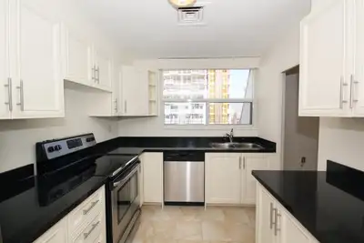 3 Bedroom 2 level Penthouse @ Yonge & Davisville, View more
