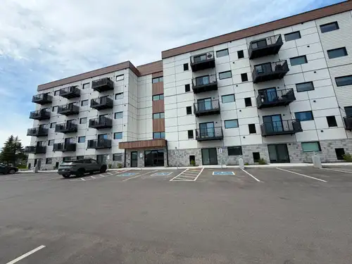 CENTRAL TWO BEDROOM CLOSE TO LU AND HOSPITAL Newly built and centrally located apartments at 631 Ful...
