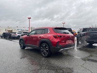 Experience elevated comfort and intelligent capability in this stunning 2024 Mazda CX-50 PREM, a fre... (image 4)