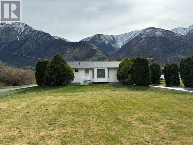 3027 HWY 3 Highway Keremeos, British Columbia in Houses for Sale in Penticton