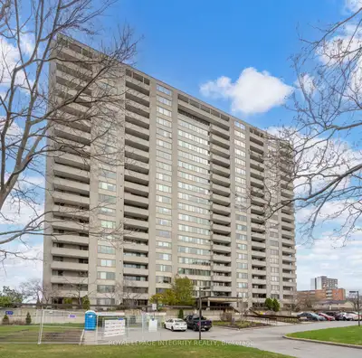 Welcome to this 3 Bed/ 1.5 bath corner unit apartment with beautiful views of the Ottawa River and B...