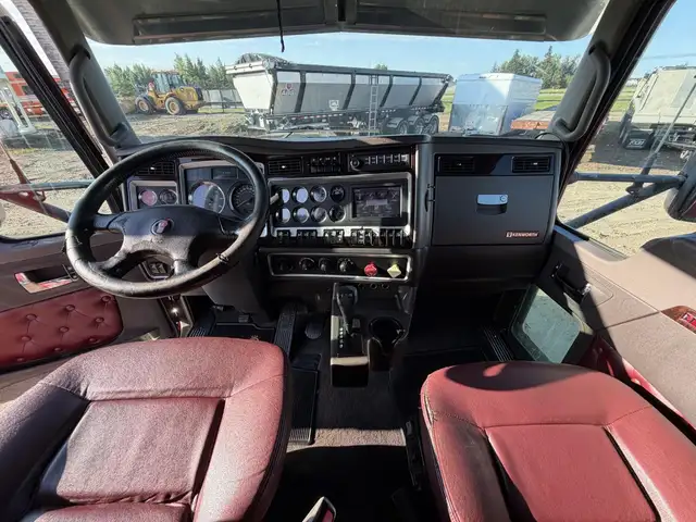 2013 KENWORTH T660 in Heavy Trucks in Saskatoon - Image 33