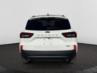 This Star White Metallic Tri-Coat Ford Escape SE is sleek, smart and more fun than ever! It has the... (image 3)
