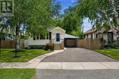 Charming Old South Bungalow - Walk to Victoria Hospital! Welcome to 131 Bond Street, a bright, well-...