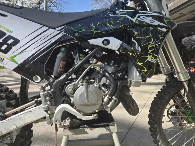2019 KAWASAKI KX250-WHITE! in Dirt Bikes & Motocross in Edmonton - Image 9
