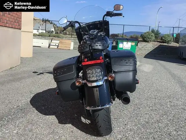 2018 Harley-Davidson FLHC - Softail Heritage Classic in Street, Cruisers & Choppers in Kelowna - Image 6