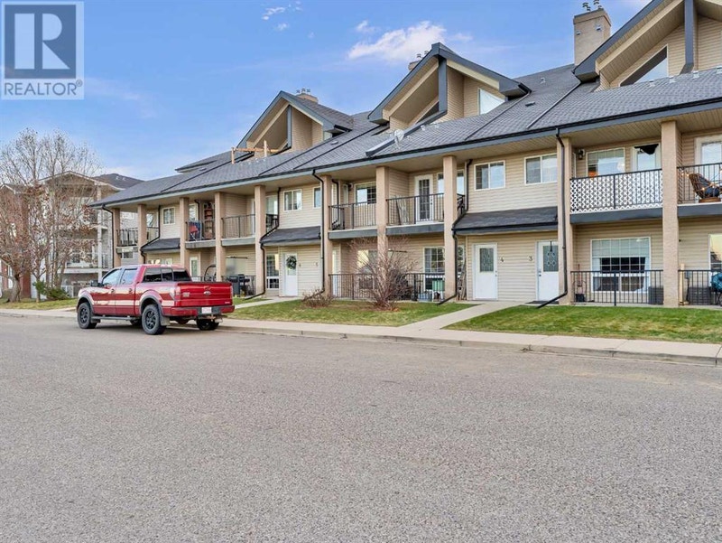 4, 89 Sunrise Way SE Medicine Hat, Alberta Condos for Sale Medicine