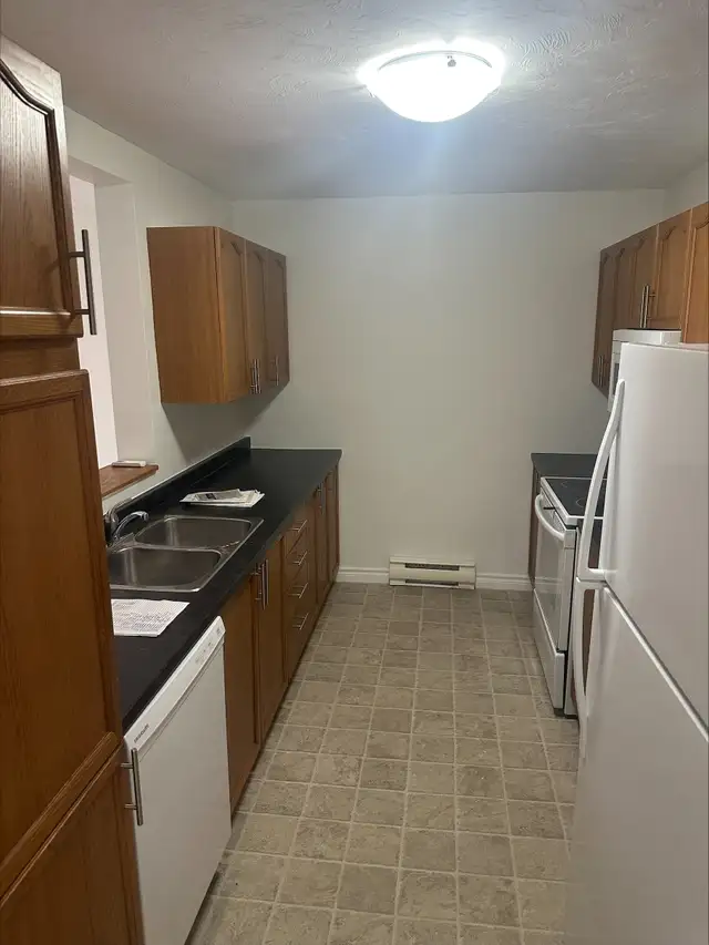 2 BEDROOM RETIREMENT LIVING! in Long Term Rentals in Fredericton - Image 10