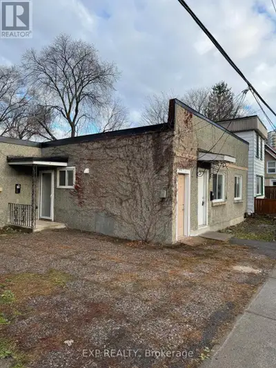 This cozy one-bedroom apartment is conveniently located near a variety of amenities, including groce...