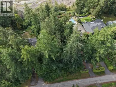 HIGH BANK WATERFRONT LOT SOUTH OF POWELL RIVER! Bring your plans and build your dream home on this b...