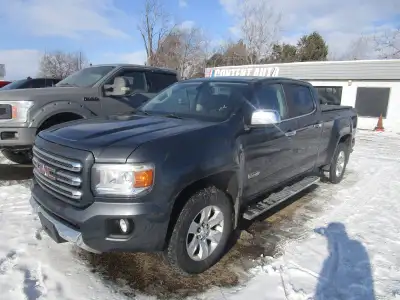 2016 Gmc Canyon Découvrez notre superbe GMC Canyon rouge 2016! Ce n'est pas qu'un simple camion; c'e...