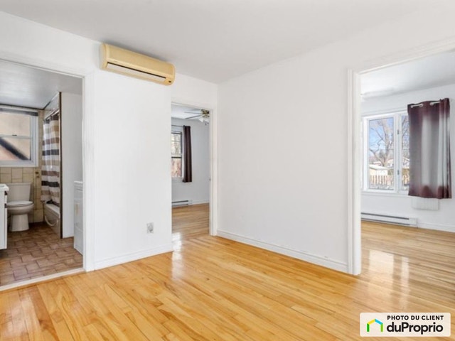 $849,900 - Duplex for sale in Chomedey — photo 2