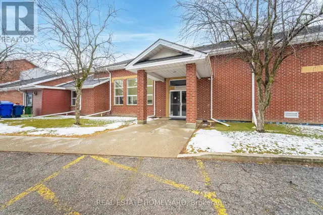 2 MORNINGVIEW TRAIL Toronto (Rouge), Ontario in Commercial & Office Space for Rent in Markham / York Region - Image 3
