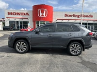 Experience the commanding presence and refined comfort of this 2019 Toyota RAV4 Limited, boasting a... (image 7)