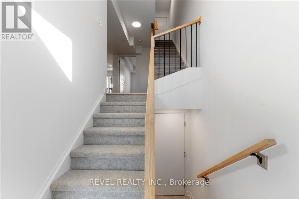 7 - 200 RAILWAY ENGINE HOUSE WAY Whitby (Downtown Whitby), Ontar 5