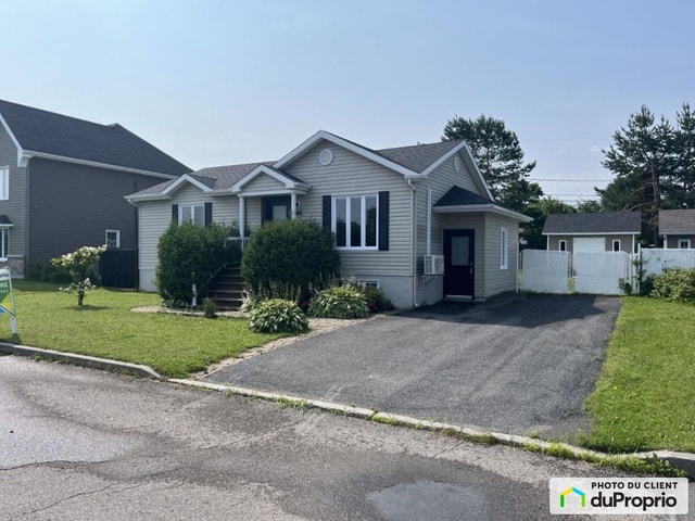 $379,000 - Bungalow for sale in St-Bruno — photo 1