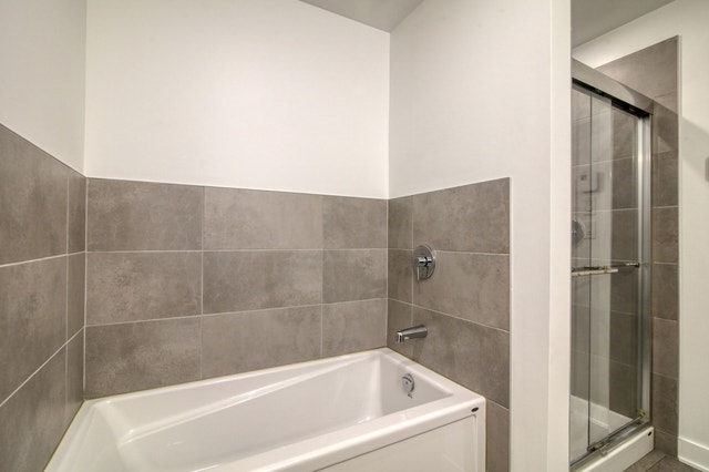 9675 Av. Papineau — photo 3