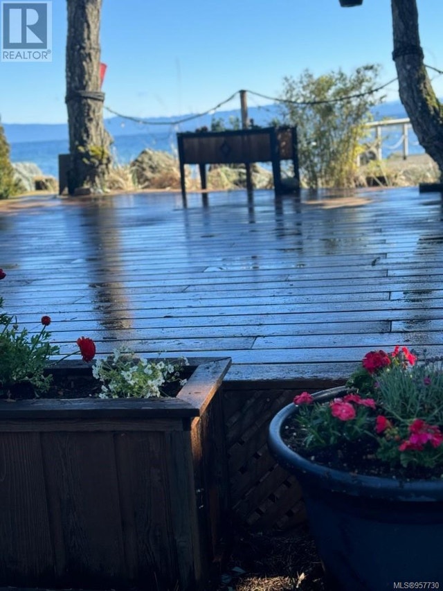 10 6050 Island Hwy Qualicum Beach, British Columbia Condos for Sale