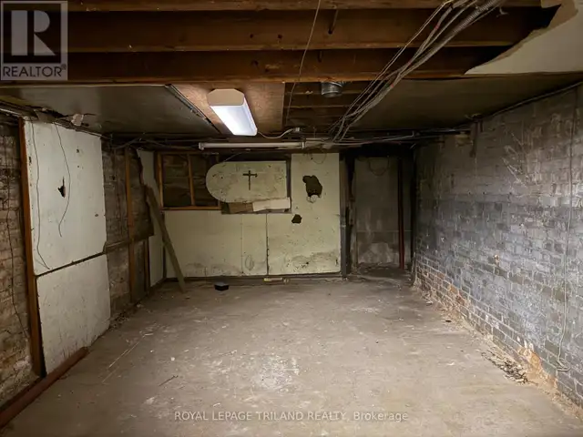 MAIN FLOOR - 656 TALBOT STREET St. Thomas, Ontario in Commercial & Office Space for Rent in London - Image 40