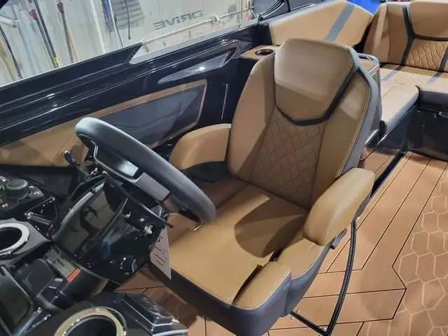 2025 Yamaha Boats 255XD in Powerboats & Motorboats in Saskatoon - Image 17