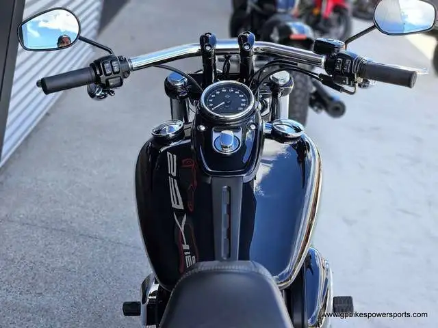 2014 Harley-Davidson FXR Dyna Touring FXDF Fat Bob in Sport Touring in Oshawa / Durham Region - Image 12