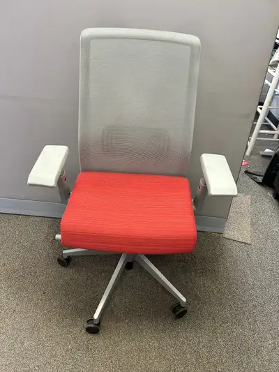 Haworth Very Task Chair / Haworth Very Lether Chair Collection!, View more