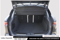 2022 Jaguar F-PACE P250 S Experience the Jaguar F-PACE P250 S with only 28004 km on the odometer. Fi... (image 5)