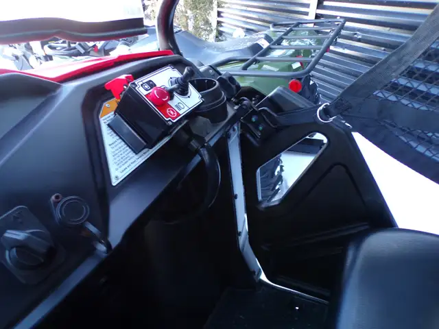YAMAHA KODIAK 700 EPS WITH BERCOMAC SNOWBLOWER in Other in Ottawa - Image 10