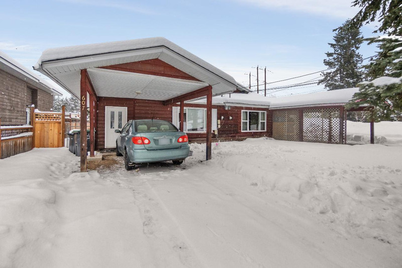 607 CHRISTINA PLACE Castlegar, British Columbia Houses for Sale