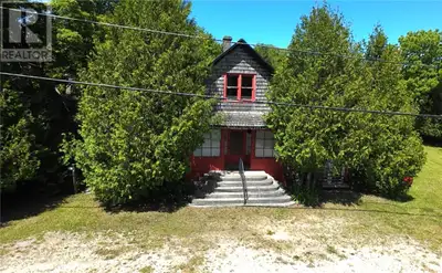 VINTAGE COUNTRY STORE - cedar shake storefront. Over 2240 square feet on 2 floors with tongue and gr...