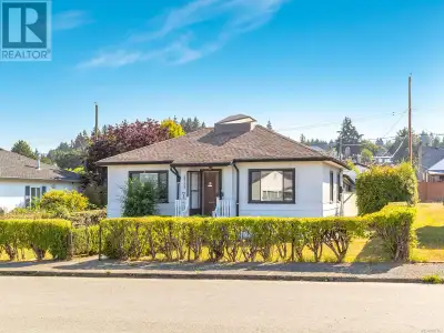 Welcome to this desirable rancher, set on a generous 54’ x 120’ lot in a prime location. From the mo...