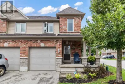 Excellent value in The Winds of Summerside this bright end-unit condo offers comfortable, low-mainte...