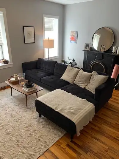 Beautiful Split-Level 3 Bedroom Apartment Available April 15 or May 1 Dont miss this stunning split-...