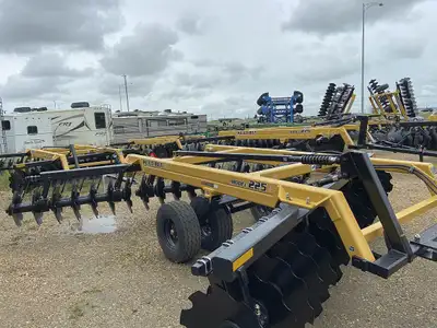 Kello-Bilt 225 - 16' Offset Breaking Disc Pre-Selling Looking for an easy-to-use and heavy-duty disc...