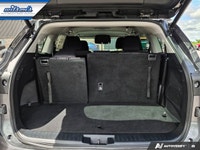 Come see this certified 2022 Toyota Highlander Hybrid LE AWD | Carplay and Android Auto | Blindspot... (image 9)