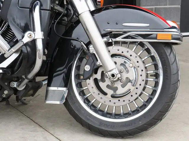 2010 Harley-Davidson Touring FLHTK - Electra Glide Ultra Limited in Sport Touring in Cambridge - Image 11