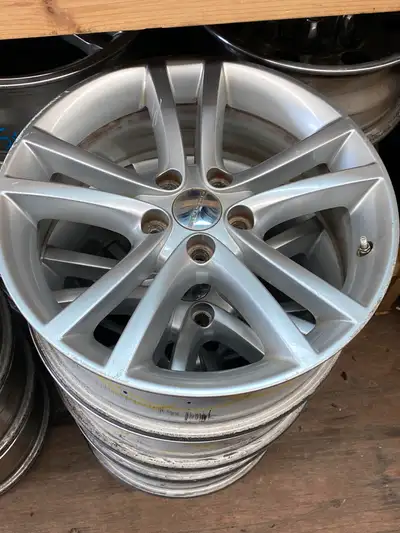 18 inch dodge rims 5by114.3 fits dodge magnum charger challenger and much more ET 42 CB66 __________...