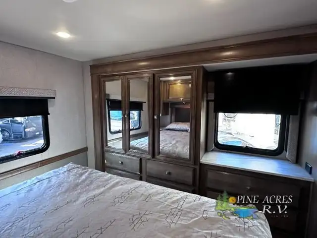 2021 Holiday Rambler Admiral 34J only 13 Milles in RVs & Motorhomes in Moncton - Image 61