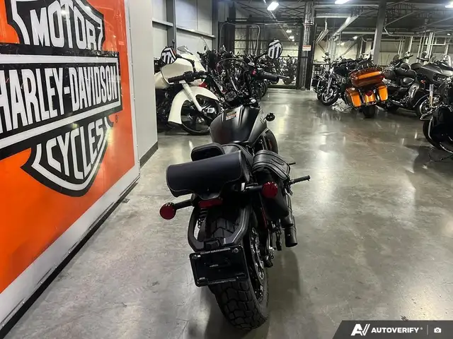 2022 Indian Motorcycle Scout(R) Bobber ABS Black Metallic in Street, Cruisers & Choppers in Calgary - Image 5