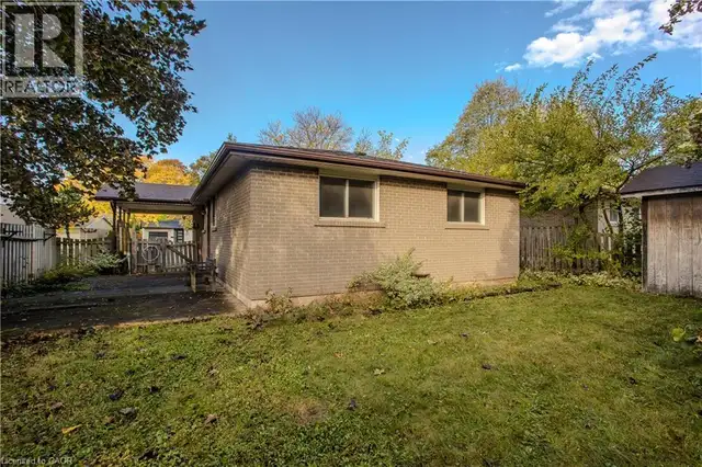 3196 CENTENNIAL Drive Burlington, Ontario in Houses for Sale in Oakville / Halton Region - Image 7