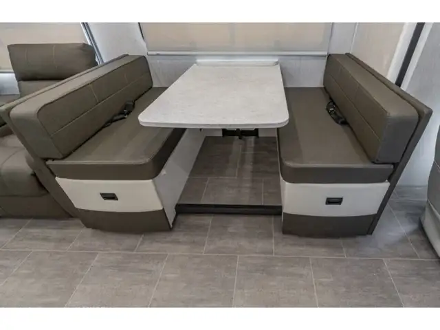 2023 Coachmen Encore 325 Classe A Full Body paint VR / RV in RVs & Motorhomes in Laval / North Shore - Image 15