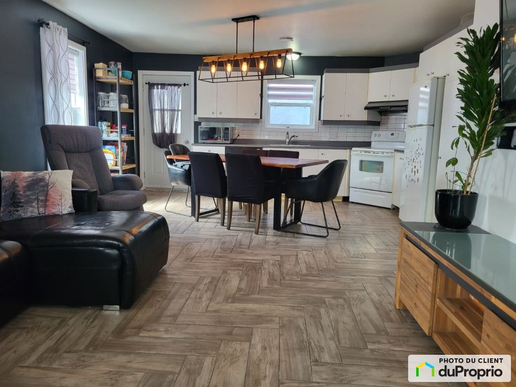 $295,000 - Bungalow for sale in St-Félix-de-Dalquier — photo 2