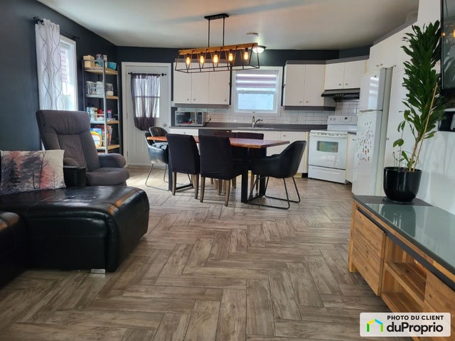 $295,000 - Bungalow for sale in St-Félix-de-Dalquier — photo 2