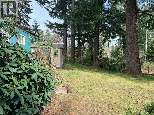 A 3160 Island Hwy N Campbell River, British Columbia in Houses for Sale in Campbell River - Image 3