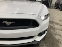 La Ford Mustang GT modele a toit fuyant 2 portes 2017 offerte chez AutoStudio 72 a Mirabel mise sur... (image 6)
