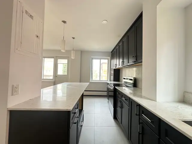 Beautiful 2 bedroom 1.5 Bath apartment l in Long Term Rentals in City of Montréal - Image 7