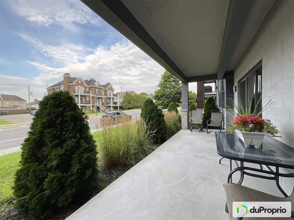 $394,900 - Condominium for sale in Ste-Marthe-Sur-Le-Lac — photo 2