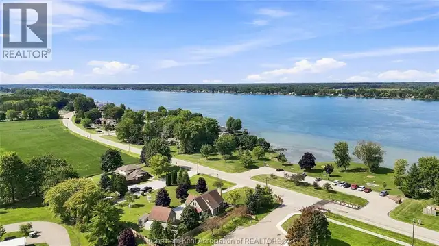 3932 St Clair PARKWAY Port Lambton, Ontario in Houses for Sale in Chatham-Kent - Image 35