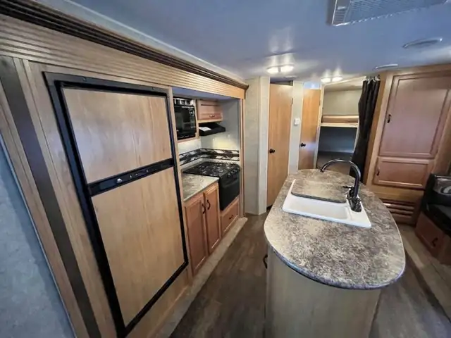 2015 KZ CONNECT SPREE 290IKS (FINANCING AVAILABLE) in Travel Trailers & Campers in Kelowna - Image 6